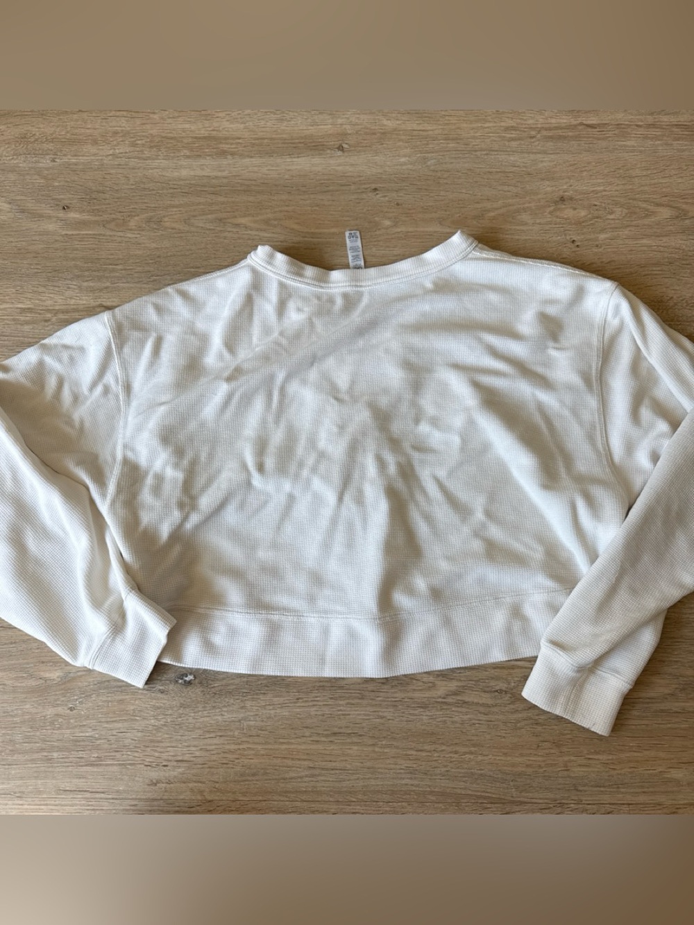 Alo Yoga White Cropped Henley Soft Thermal Top Small - Picture 6 of 6